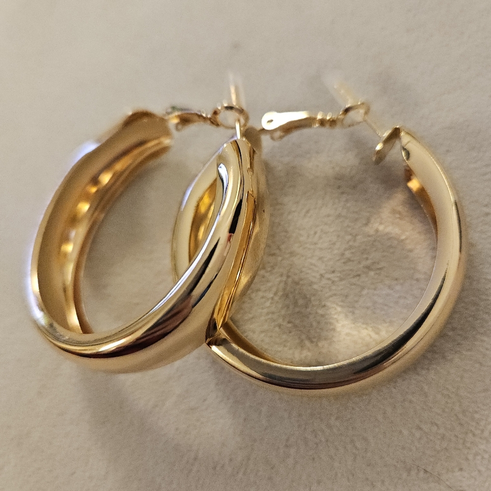 New Medium Gold Hoops